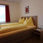 Juns Apartament *